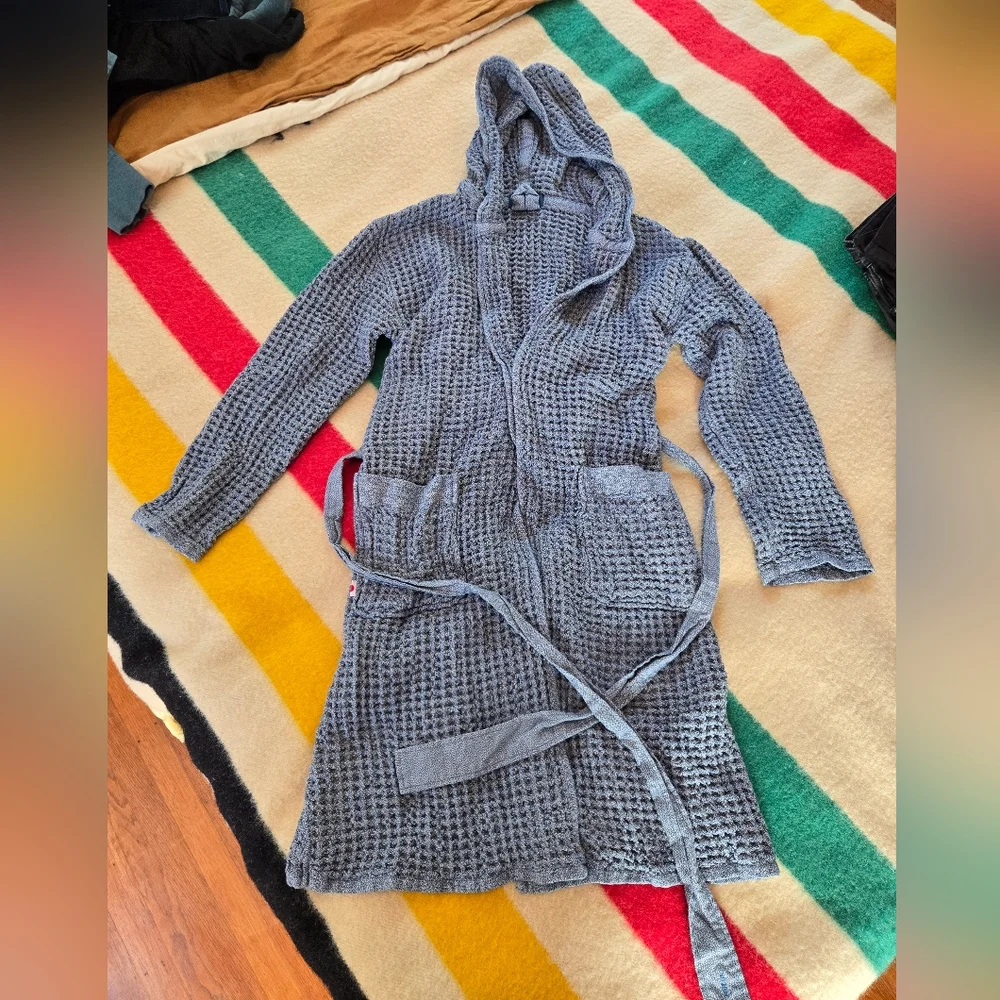 Onsen Waffle Weave Hooded Robe - Size Small, Unisex - Picture 4 of 12